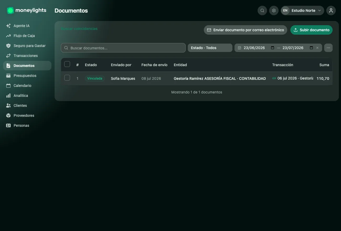 Pantalla de Documentos de MoneyLights: la lista de facturas ligadas a las transacciones (estados Asociado, Sugerencia, Procesando) con la vista previa de una factura abierta al lado